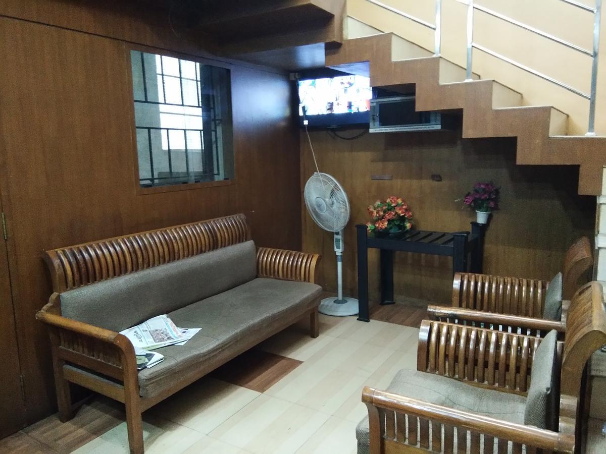 A.R.Residency Hotel Kunnamangalam Luaran gambar
