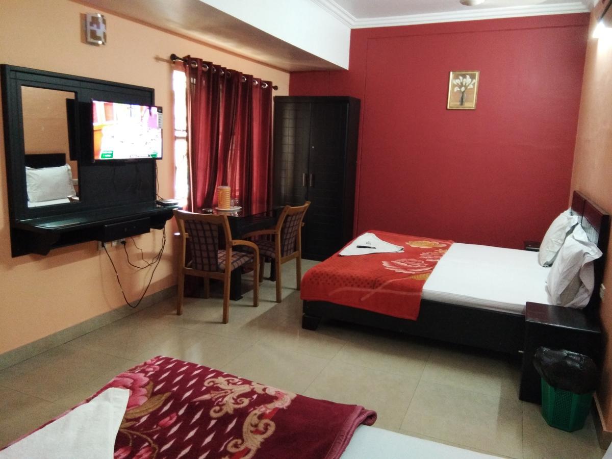 A.R.Residency Hotel Kunnamangalam Luaran gambar